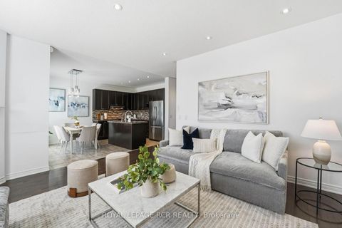 Photo 9 at 18 Kerr Lane, Bayview Northeast, Aurora