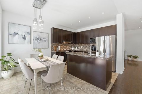 Photo 10 at 18 Kerr Lane, Bayview Northeast, Aurora