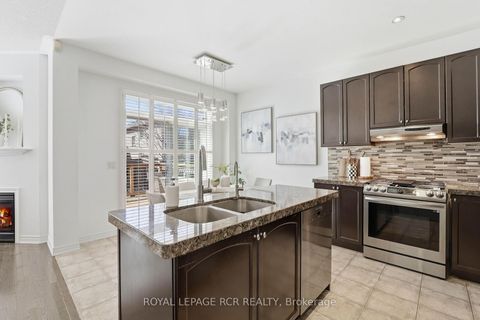 Photo 12 at 18 Kerr Lane, Bayview Northeast, Aurora