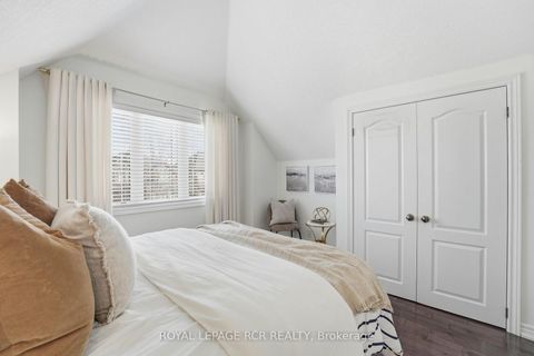 Photo 28 at 18 Kerr Lane, Bayview Northeast, Aurora