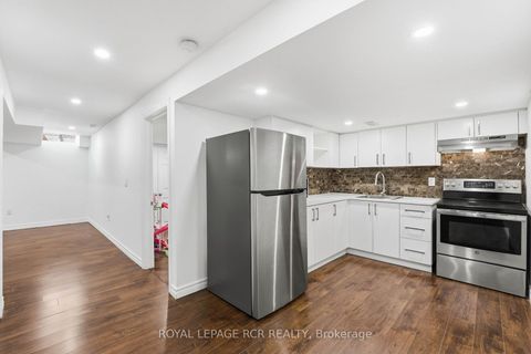 Photo 35 at 18 Kerr Lane, Bayview Northeast, Aurora