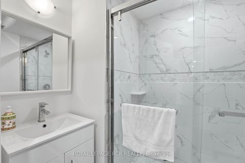 Photo 39 at 18 Kerr Lane, Bayview Northeast, Aurora