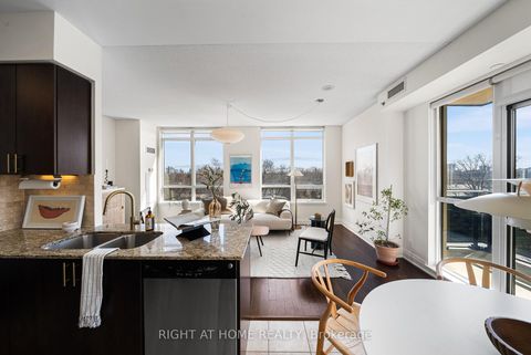 Photo 11 at 611 - 520 Steeles Avenue W, Yorkhill, Vaughan