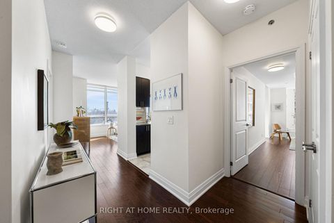 Photo 13 at 611 - 520 Steeles Avenue W, Yorkhill, Vaughan