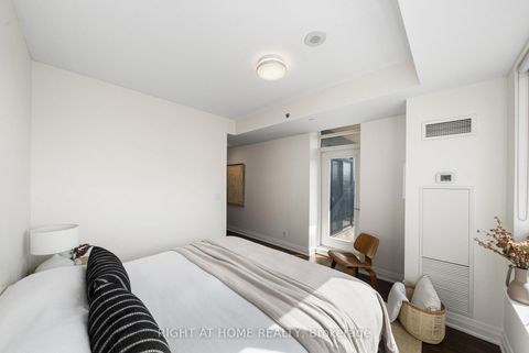 Photo 15 at 611 - 520 Steeles Avenue W, Yorkhill, Vaughan