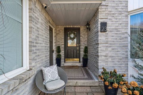 Photo 3 at 23 Fielding Drive, Aurora Heights, Aurora