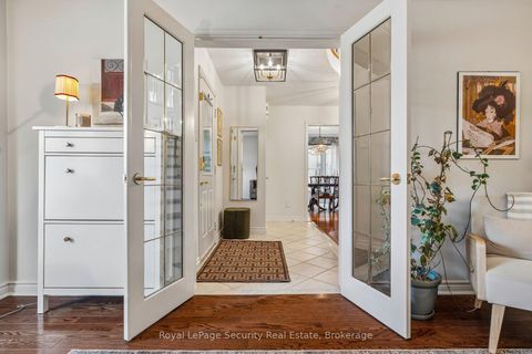 Photo 6 at 23 Fielding Drive, Aurora Heights, Aurora