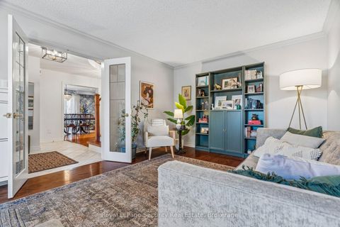 Photo 7 at 23 Fielding Drive, Aurora Heights, Aurora