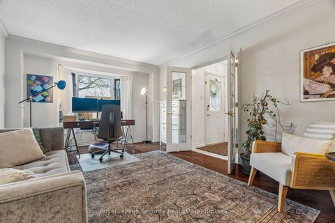 Photo 8 at 23 Fielding Drive, Aurora Heights, Aurora