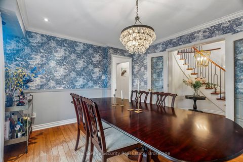 Photo 10 at 23 Fielding Drive, Aurora Heights, Aurora