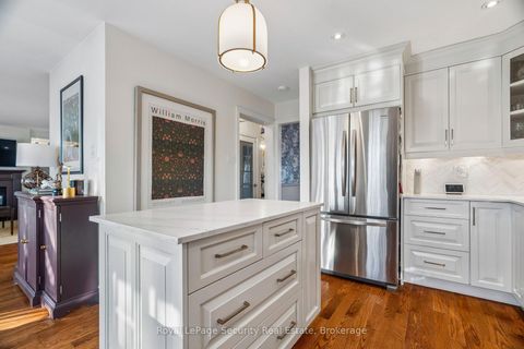 Photo 12 at 23 Fielding Drive, Aurora Heights, Aurora