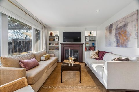 Photo 17 at 23 Fielding Drive, Aurora Heights, Aurora