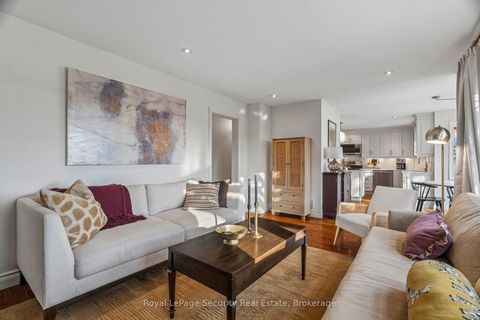 Photo 19 at 23 Fielding Drive, Aurora Heights, Aurora