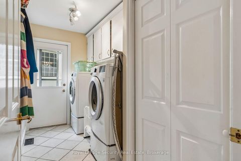 Photo 21 at 23 Fielding Drive, Aurora Heights, Aurora