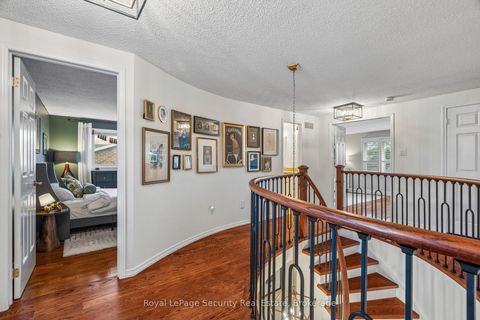 Photo 24 at 23 Fielding Drive, Aurora Heights, Aurora