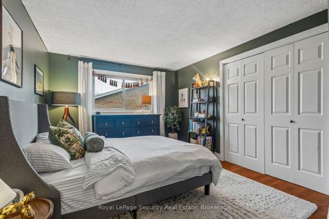 Photo 25 at 23 Fielding Drive, Aurora Heights, Aurora