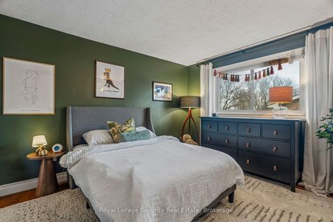 Photo 26 at 23 Fielding Drive, Aurora Heights, Aurora