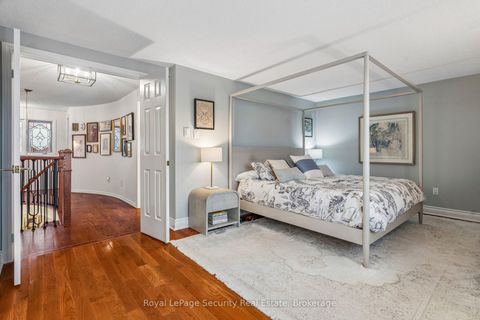 Photo 32 at 23 Fielding Drive, Aurora Heights, Aurora