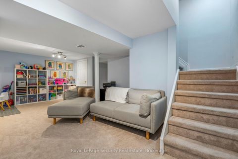 Photo 38 at 23 Fielding Drive, Aurora Heights, Aurora