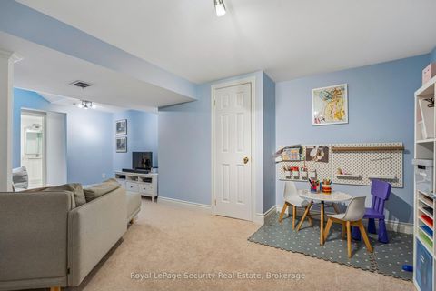 Photo 39 at 23 Fielding Drive, Aurora Heights, Aurora