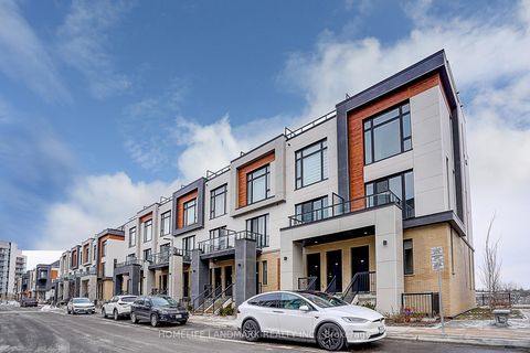 Photo 1 at 501 - 9 Steckley Lane, Rural Richmond Hill, Richmond Hill