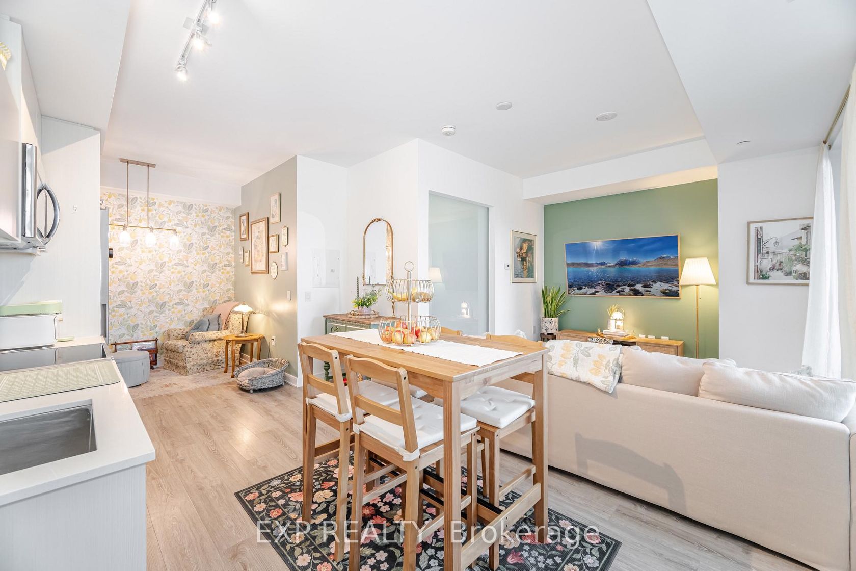 812 - 25 Neighbourhood Lane, Queensway, Toronto 