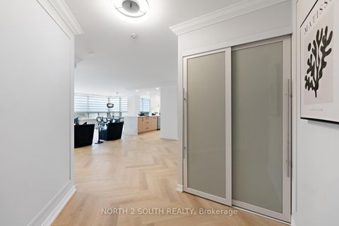 Photo 3 at 304 - 7 Townsgate Drive, Yorkhill, Vaughan