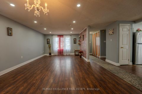 Photo 6 at 3 Hickling Trail, Grove East, Barrie