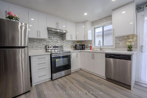 Photo 9 at 3 Hickling Trail, Grove East, Barrie