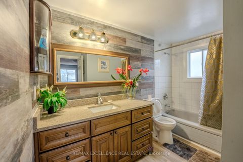 Photo 16 at 3 Hickling Trail, Grove East, Barrie