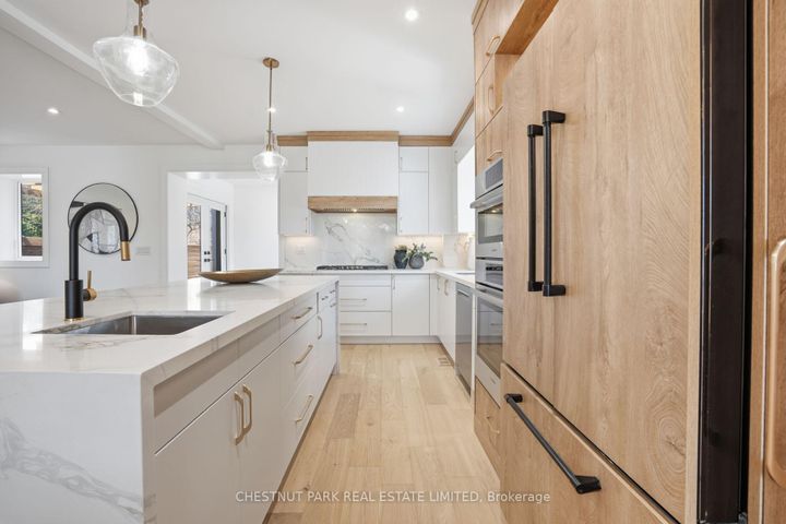 Photo 12 at 86 Edgecroft Road, Queensway, Toronto