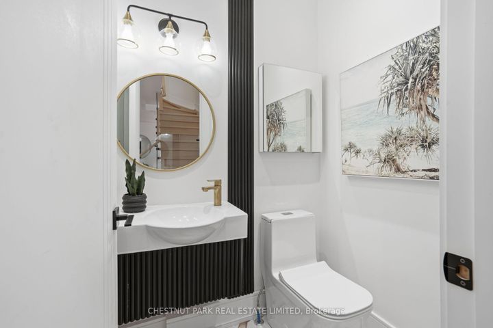 Photo 19 at 86 Edgecroft Road, Queensway, Toronto