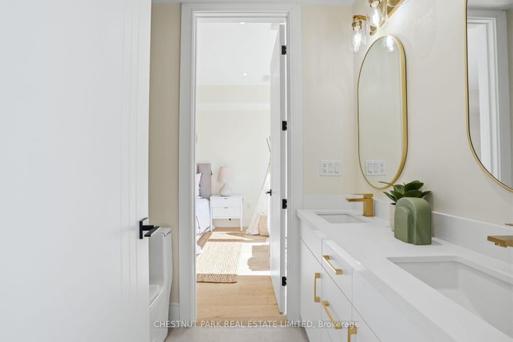 Photo 34 at 86 Edgecroft Road, Queensway, Toronto