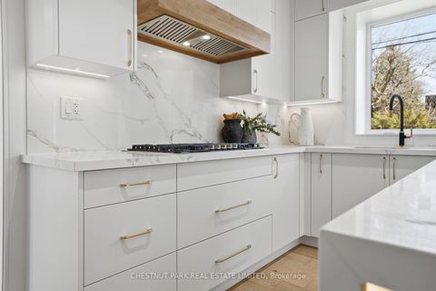 Photo 15 at 86 Edgecroft Road, Queensway, Toronto