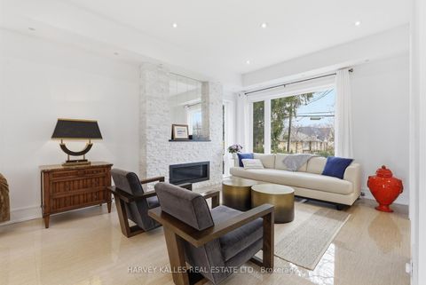 Photo 3 at 46 Ravenscrest Drive, Rosethorn, Toronto