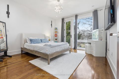 Photo 9 at 46 Ravenscrest Drive, Rosethorn, Toronto