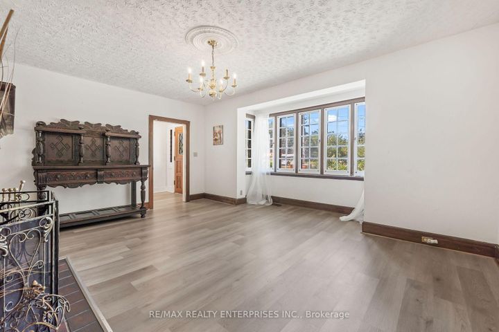 Photo 12 at 1462 Hurontario Street, Mineola, Mississauga