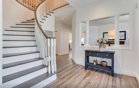 Photo 6 at 2 Sgotto Boulevard, Sonoma Heights, Vaughan