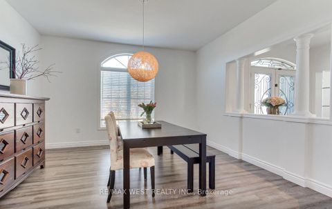 Photo 7 at 2 Sgotto Boulevard, Sonoma Heights, Vaughan