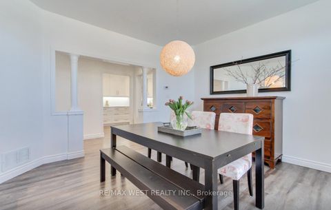 Photo 9 at 2 Sgotto Boulevard, Sonoma Heights, Vaughan