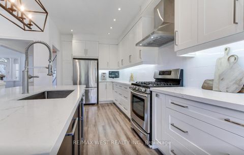 Photo 13 at 2 Sgotto Boulevard, Sonoma Heights, Vaughan