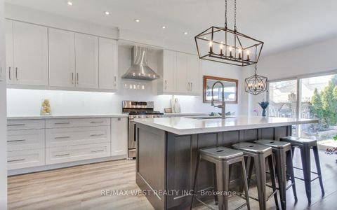 Photo 15 at 2 Sgotto Boulevard, Sonoma Heights, Vaughan