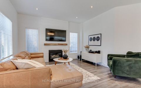 Photo 19 at 2 Sgotto Boulevard, Sonoma Heights, Vaughan