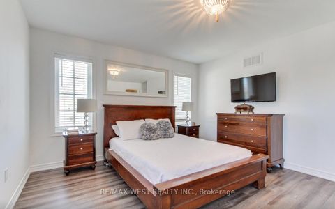 Photo 32 at 2 Sgotto Boulevard, Sonoma Heights, Vaughan