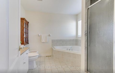 Photo 33 at 2 Sgotto Boulevard, Sonoma Heights, Vaughan