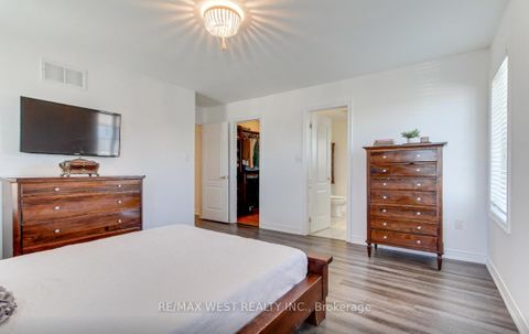 Photo 35 at 2 Sgotto Boulevard, Sonoma Heights, Vaughan