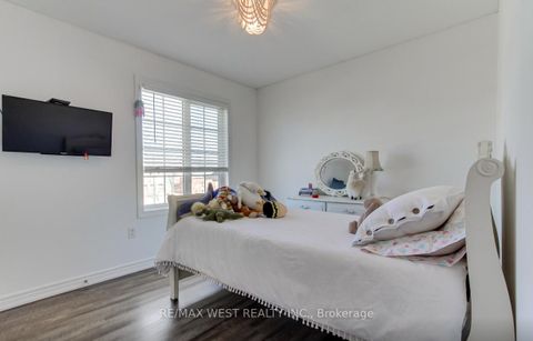 Photo 38 at 2 Sgotto Boulevard, Sonoma Heights, Vaughan