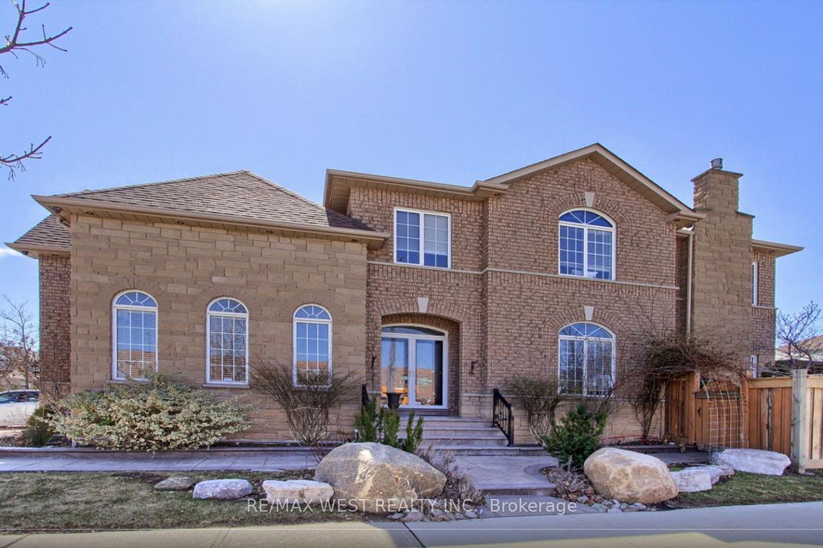 2 Sgotto Boulevard, Sonoma Heights, Vaughan photo 3