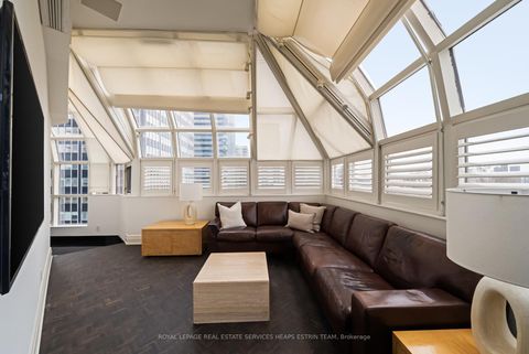 Photo 18 at PH1 - 2 Lynwood Avenue, Casa Loma, Toronto