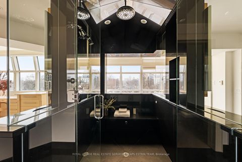 Photo 22 at PH1 - 2 Lynwood Avenue, Casa Loma, Toronto